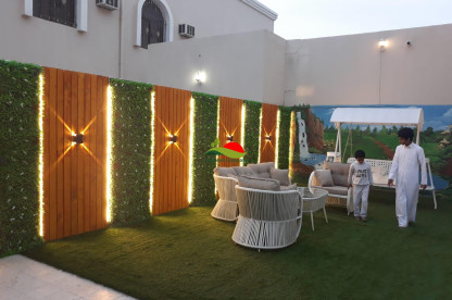 تركيب عشب جداري بقطر للايجار